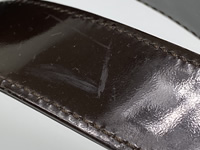 表面の擦れ マトラッセ パテント レザー ブラック ショルダーバッグ