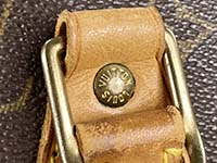 金具のサビ モノグラム アルマ ブラウン ストラップ付き ハンドバッグ M51130