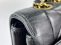 素材のヒビ  マトラッセ 25㎝ ラムスキン ブラック ショルダーバッグ
