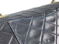 擦れによる変色 マトラッセ 23㎝ ラムスキン ブラック ショルダーバッグ A01113
