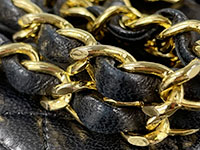金具の錆 マトラッセ 25㎝ ラムスキン ブラック ショルダーバッグ A01112
