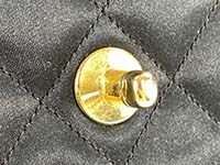 金具の小傷 ミニマトラッセ 18㎝ サテン ブラック ゴールド ショルダーバッグ A01115